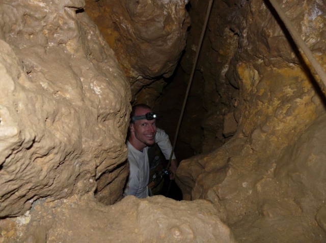  Besuchen Sie die Höhle 